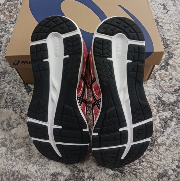 ASICS Gel Contends 6 - Picture 5 of 15